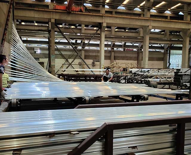 The Comprehensive Guide to Powder Coating Aluminum